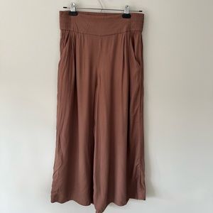 Aritzia Azure Skies High Rise Culotte Pants, Size: Small, Colour: Nutmeg
